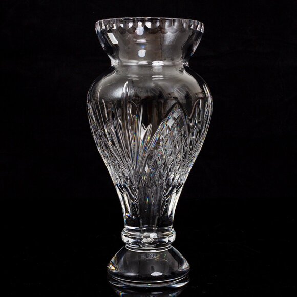 Cut Crystal Vase With Intricate Diamond Pattern | Elegant Home Decor - Picture 1 of 10